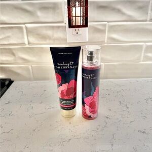 Bath & Body Works Midnight Pomegranate Body Cream & Fine Fragrance Mist set.